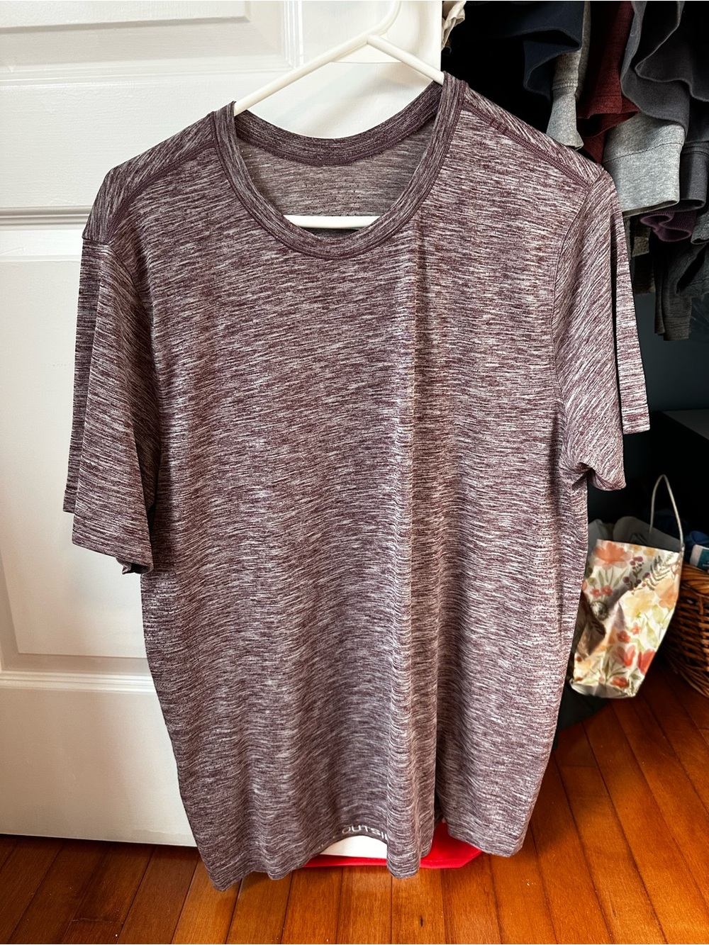 lululemon athletica Men’s Heathered Burgundy Short Sleeve Tee